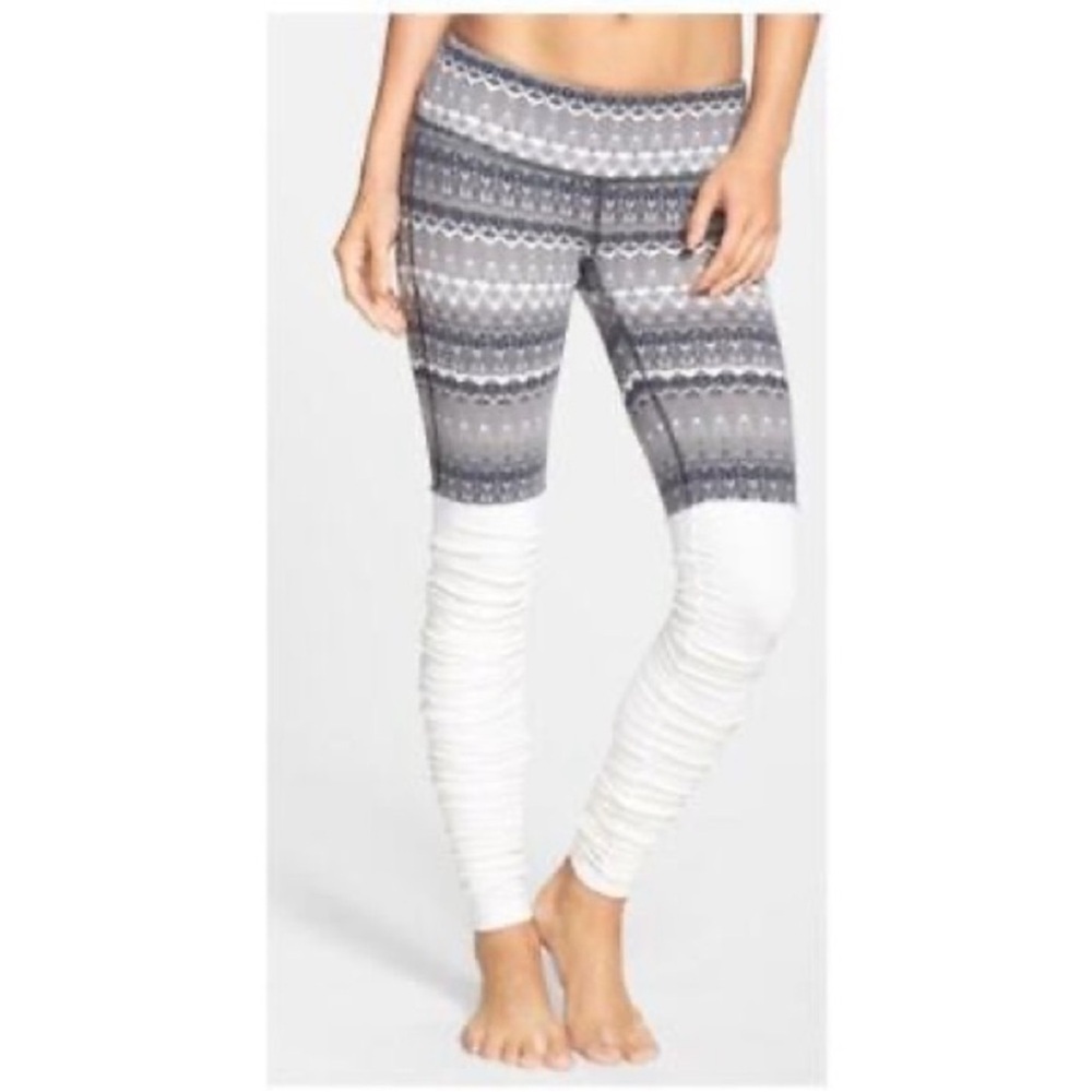 Alo Yoga Fair Isle Sweater Print Gray and White Patterned Leggings